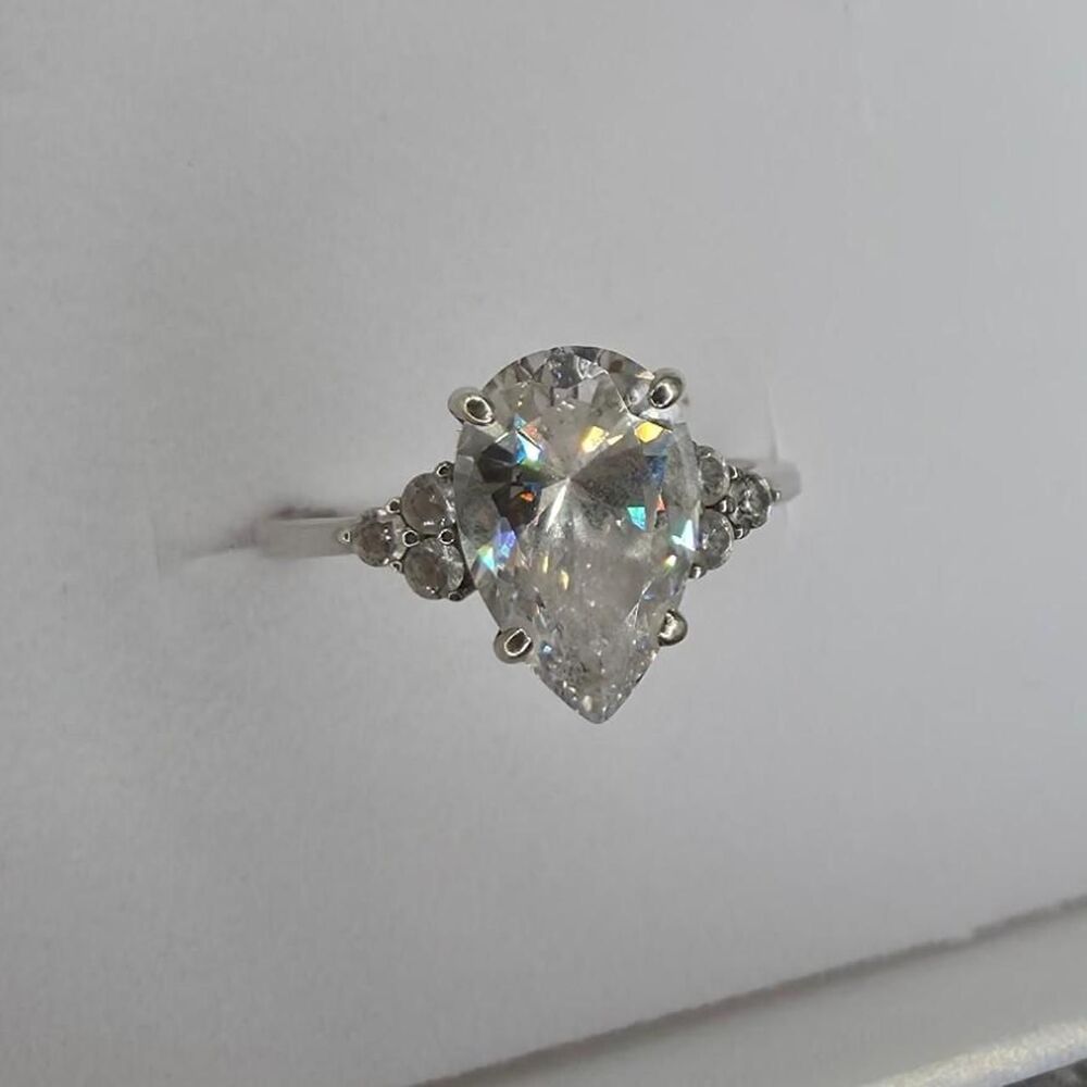 Unbranded Women's Silver and White Jewellery